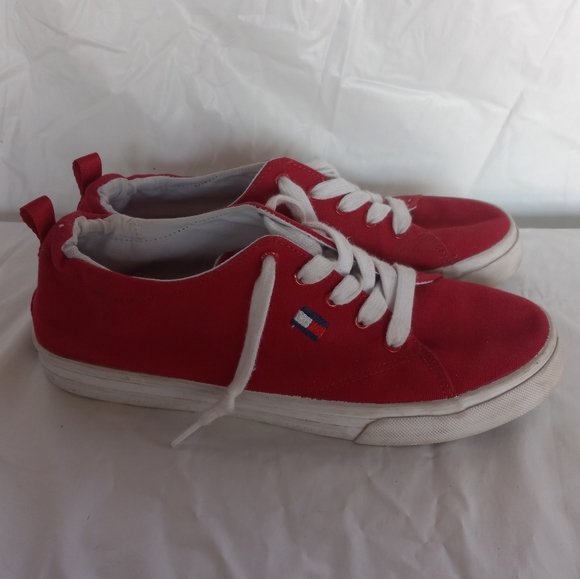 Tommy Hilfiger Sexy Red Fabric Activity Shoe. Size 8 - Picture 2 of 8